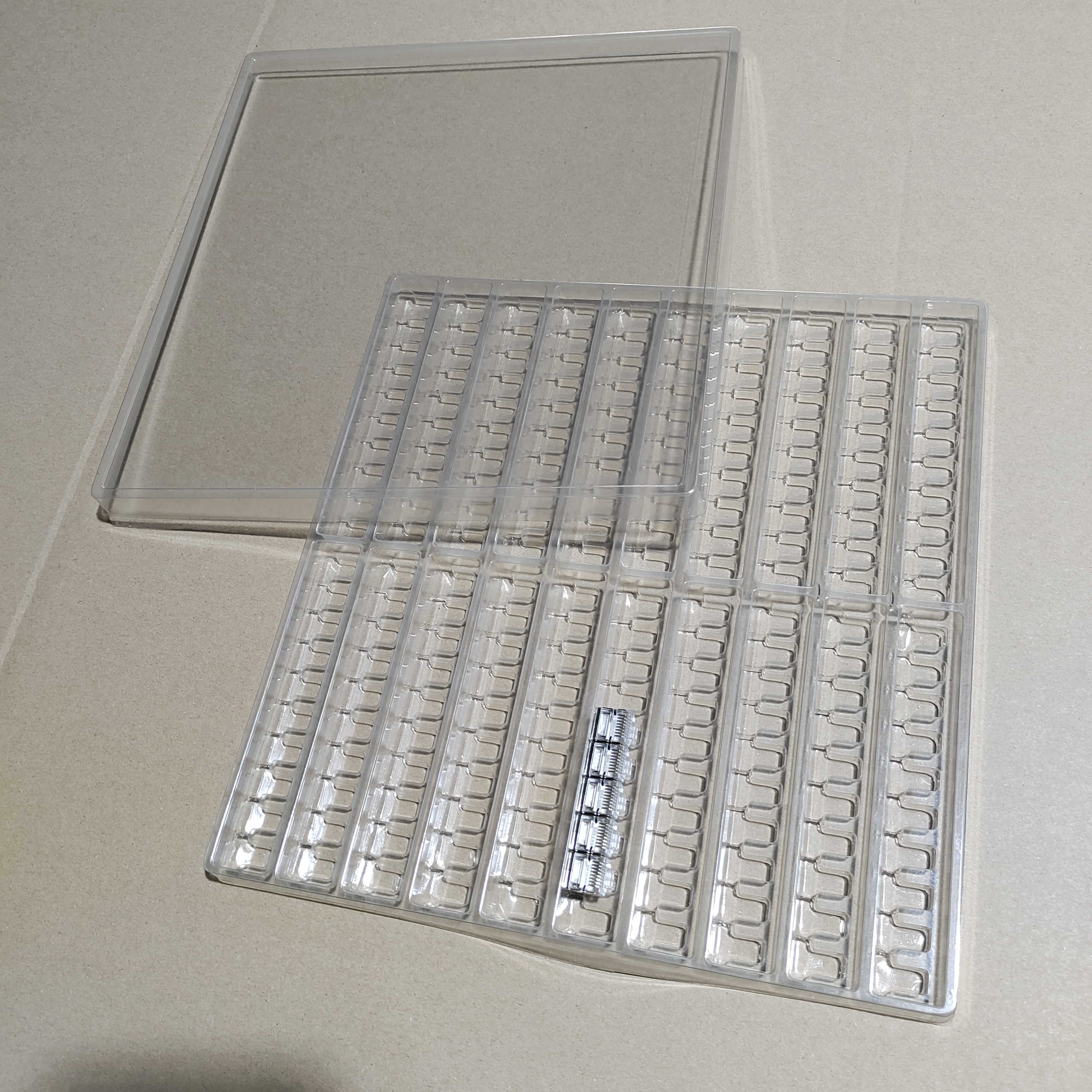 新开模异形 SQTX0001 短体屏蔽吸塑盘 200格 256*245*16.5*0.5mm 吸塑盒